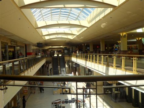 places to hook up in a mall